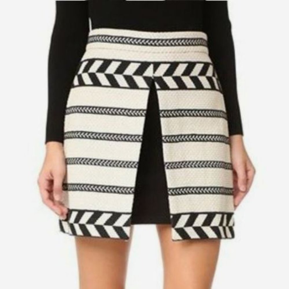 ✰NWT✰ Alice + Olivia Daysi Mini Skirt - Size 2